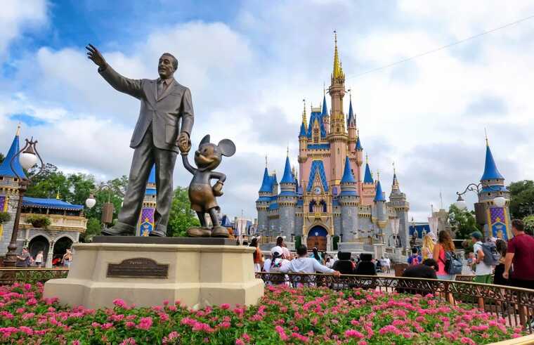 Disney World: сотрудников заставляют работать перед ураганом "Милтон"