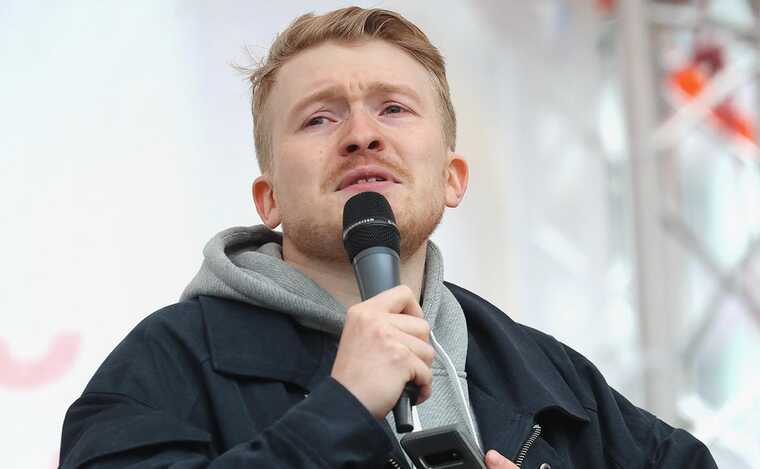 Мосгорсуд отменил штраф комику Поперечному за дискредитацию армии