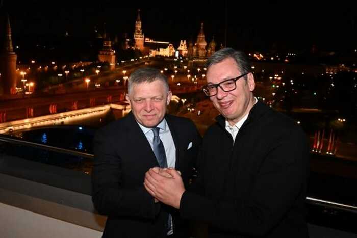 Лидеры Сербии и Словакии записали видео у Кремля после прилёта в Москву
