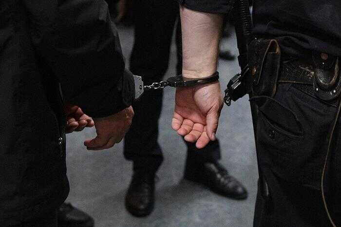 Начальник 37 отдела полиции Василеостровского района попался на миллионной взятке