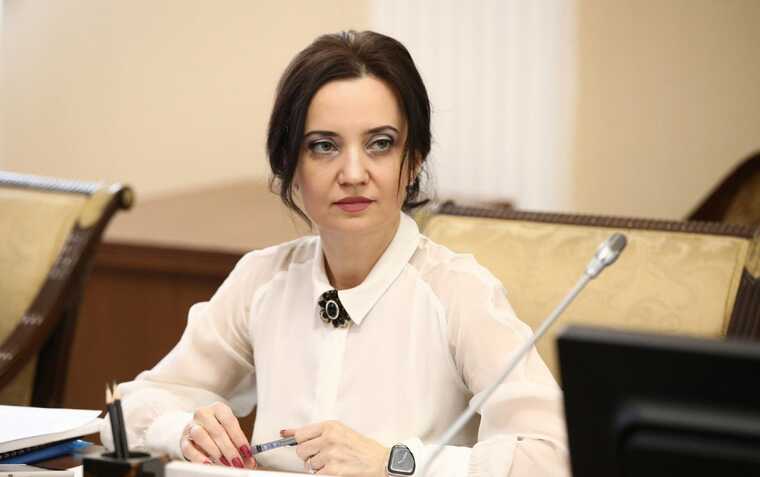Выход в свет с Миннихановым: зампред Ульяновской области Марина Алексеева засветила роскошный образ