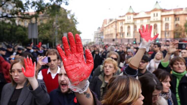 Нови-Сад охвачен протестами против коррупции