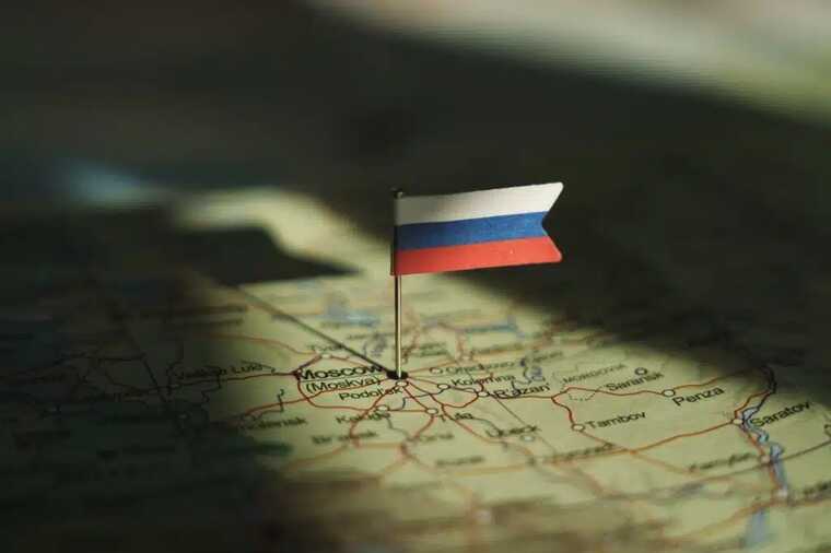 Иностранцам в России продлят срок легализации