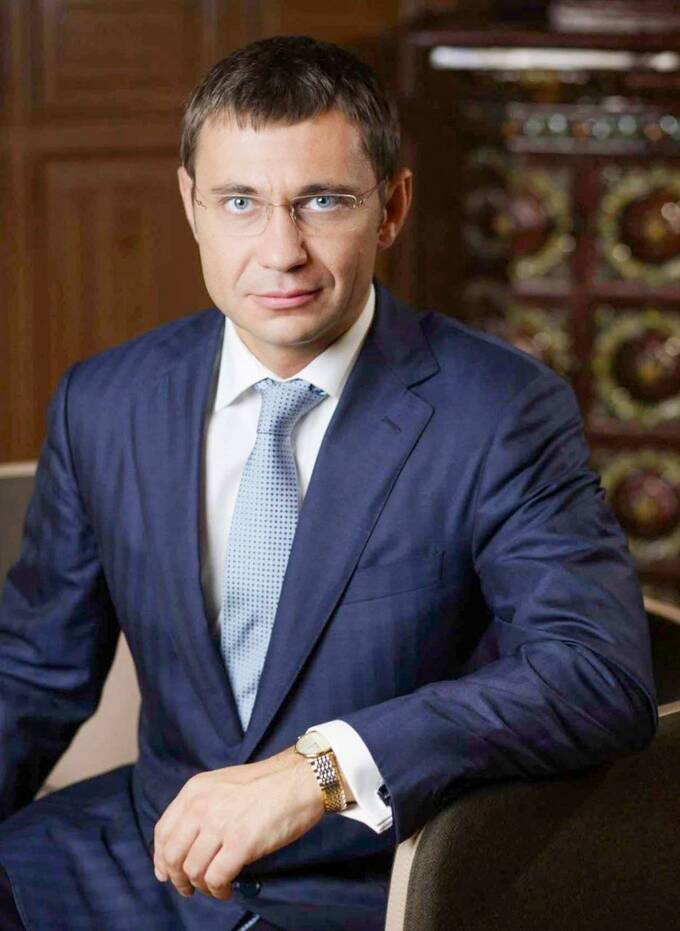 В Латвии экс-депутат Вадим Ерошенко устроил ДТП и скрылся: повреждено пять машин